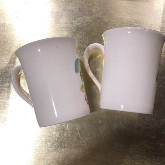 Pair of Royal Sutherland Fruit Motif Fine Bone China Gold Edge Coffee Mugs - Picture 2 of 6